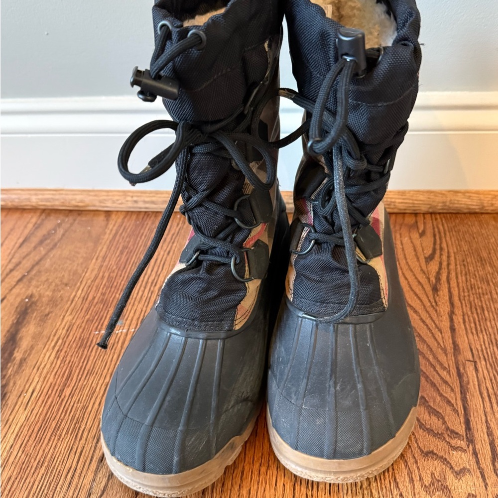 Burberry Black and Tan Winter Boots